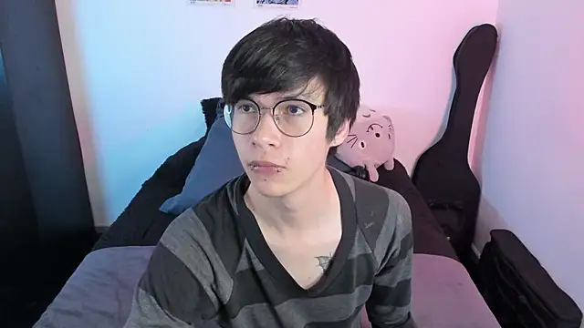 Aventure Twinks online show from 11/19/25, 03:39