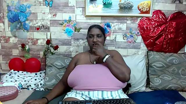 Snapshot of Indian_tracy chatting on 02/15/25, 11:28 Indian tracy online show from 02/15/25, 11:28