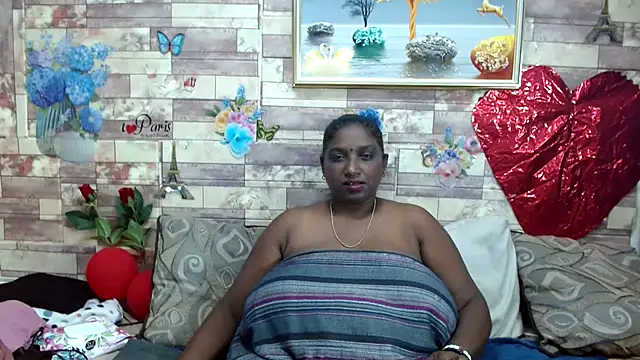 Snapshot of Indian_tracy chatting on 02/24/25, 11:10 Indian tracy online show from 02/24/25, 11:10