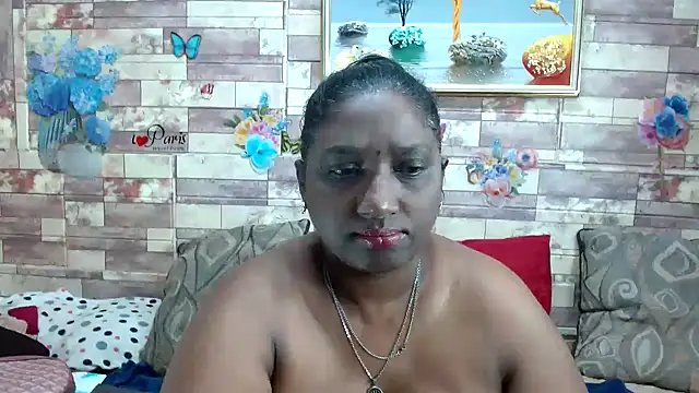 Snapshot of Indian_tracy chatting on 09/29/25, 08:08 Indian tracy online show from 09/29/25, 08:08