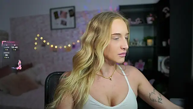 Nicolette  Shea  online show from 02/18/25, 04:59