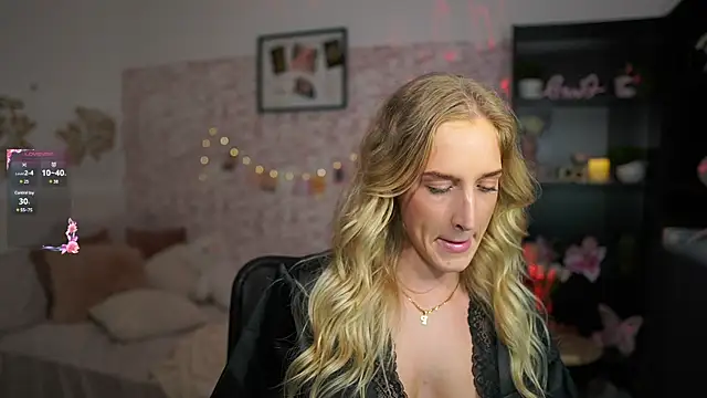 Nicolette  Shea  online show from 03/15/25, 04:32