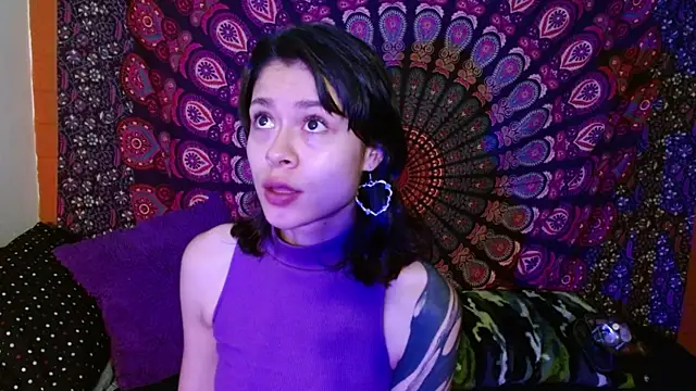 Snapshot of AbbySccott chatting on 12/23/24, 03:33 AbbySccott online show from 12/23/24, 03:33