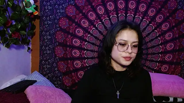 Snapshot of AbbySccott chatting on 03/21/25, 01:13 AbbySccott online show from 03/21/25, 01:13