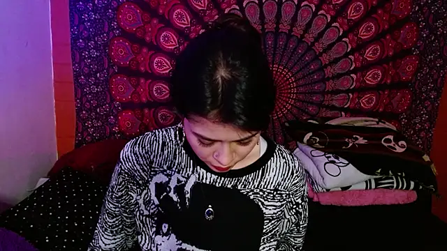 Snapshot of AbbySccott chatting on 09/19/25, 01:51 AbbySccott online show from 09/19/25, 01:51