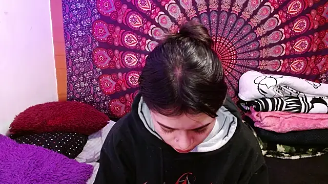 Snapshot of AbbySccott chatting on 09/27/25, 01:10 AbbySccott online show from 09/27/25, 01:10