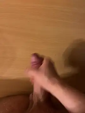 Snapshot of luca20233 chatting on 01/12/25, 07:53 luca20233 online show from 01/12/25, 07:53