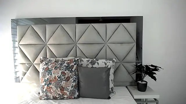 nina pons online show from 01/11/25, 09:04