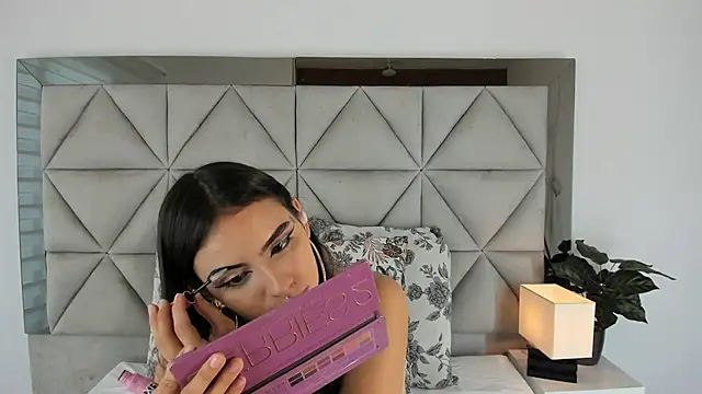 nina pons online show from 09/11/25, 09:04