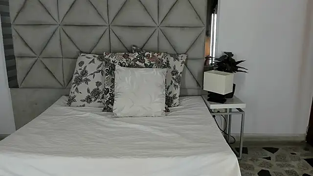 nina pons online show from 09/29/25, 11:20