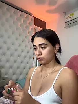 ZarahEvans online show from 11/18/25, 11:15