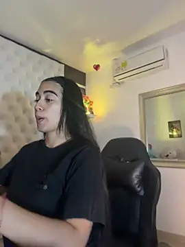 ZarahEvans online show from 08/06/26, 08:33
