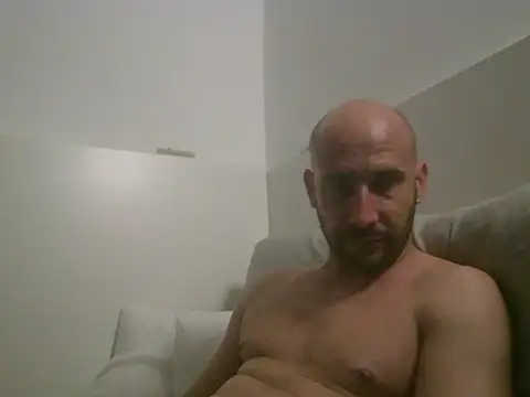 Snapshot of Smileboy698 chatting on 05/05/26, 03:03 Smileboy698 online show from 05/05/26, 03:03