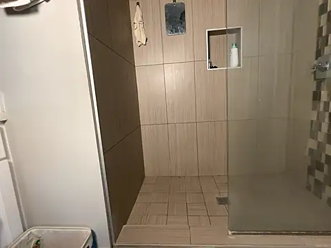 Snapshot of VixenCapri chatting on 12/20/25, 08:16 VixenCapri online show from 12/20/25, 08:16