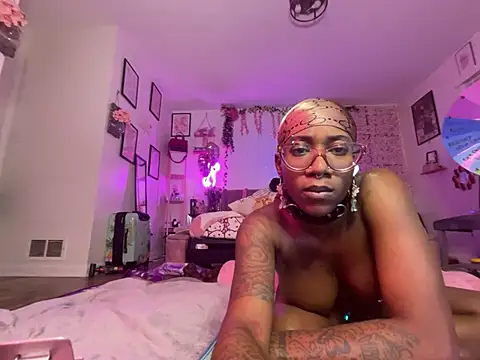 Snapshot of VixenCapri chatting on 01/11/26, 10:20 VixenCapri online show from 01/11/26, 10:20