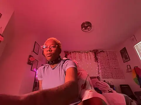 Snapshot of VixenCapri chatting on 01/31/26, 09:02 VixenCapri online show from 01/31/26, 09:02