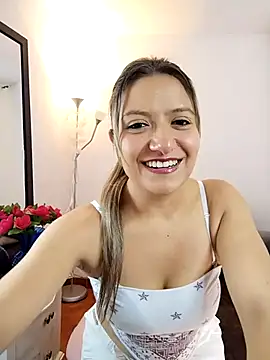 valeriahunter1 online show from 10/24/25, 09:44