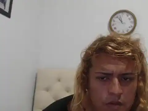 Snapshot of KIARAMARSHALLWELLZ chatting on 12/15/24, 10:37 KIARAMARSHALLWELLZ online show from 12/15/24, 10:37