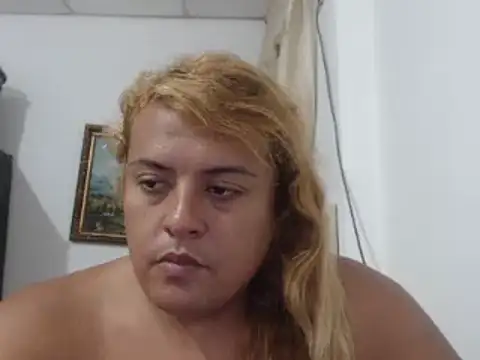 Snapshot of KIARAMARSHALLWELLZ chatting on 01/03/25, 04:44 KIARAMARSHALLWELLZ online show from 01/03/25, 04:44