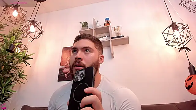 SebastianVilla  online show from 10/24/25, 11:01