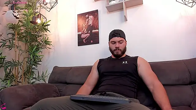 SebastianVilla  online show from 10/28/25, 11:07