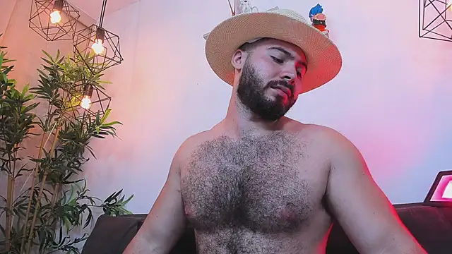 Snapshot of SebastianVilla_ chatting on 06/14/26, 08:00 SebastianVilla online show from 06/14/26, 08:00