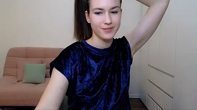 Snapshot of AliciaNewell chatting on 12/28/24, 01:59 AliciaNewell online show from 12/28/24, 01:59