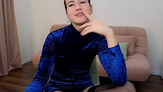 Snapshot of AliciaNewell chatting on 12/29/24, 12:01 AliciaNewell online show from 12/29/24, 12:01