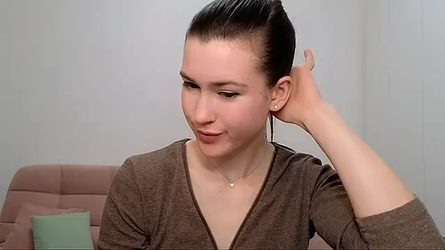 Snapshot of AliciaNewell chatting on 01/18/25, 01:29 AliciaNewell online show from 01/18/25, 01:29
