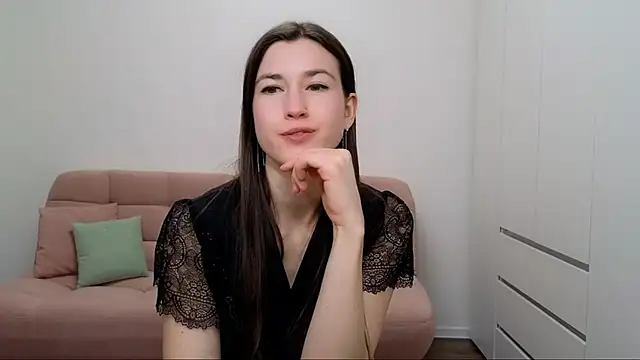 Snapshot of AliciaNewell chatting on 02/11/25, 12:48 AliciaNewell online show from 02/11/25, 12:48