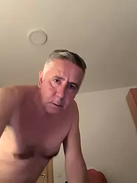 parejamlga58 online show from 10/12/25, 08:19