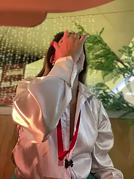 Emilia Bakerr online show from 12/16/24, 11:18