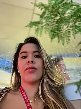 Emilia Bakerr online show from 12/17/24, 10:54