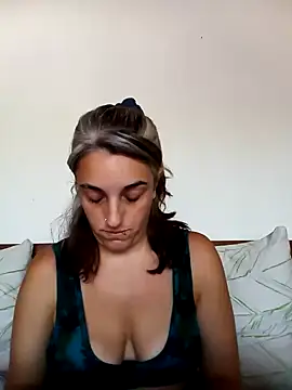 Snapshot of nenamalanenamala chatting on 01/14/25, 02:22 nenamalanenamala online show from 01/14/25, 02:22