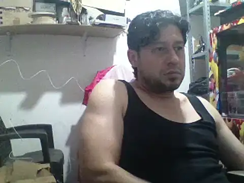 Snapshot of simpatico1000 chatting on 01/31/25, 01:43 simpatico1000 online show from 01/31/25, 01:43