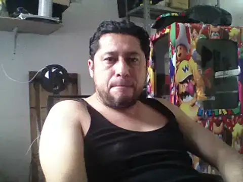 Snapshot of simpatico1000 chatting on 03/01/25, 10:42 simpatico1000 online show from 03/01/25, 10:42