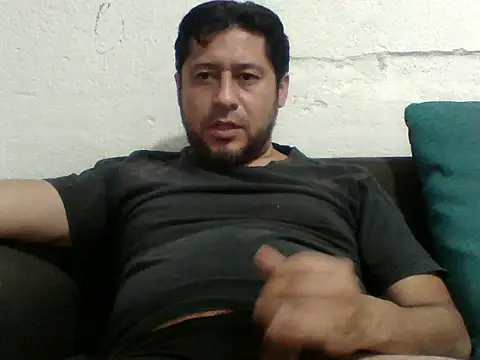 Snapshot of simpatico1000 chatting on 11/07/25, 03:50 simpatico1000 online show from 11/07/25, 03:50