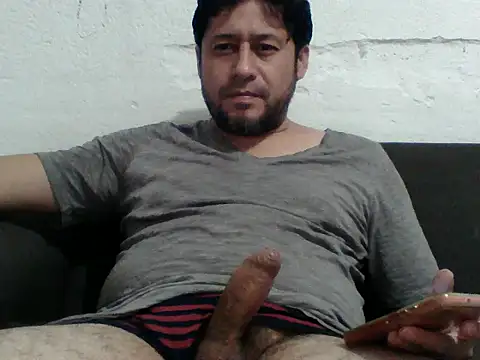 Snapshot of simpatico1000 chatting on 11/14/25, 03:38 simpatico1000 online show from 11/14/25, 03:38