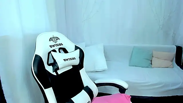 Lily Daviss online show from 04/12/26, 03:55