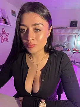 lucianaroy online show from 03/18/26, 05:49