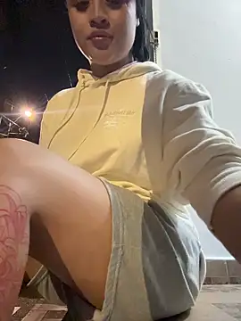 lucianaroy online show from 04/22/26, 03:53