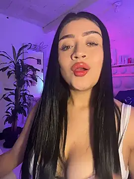 lucianaroy online show from 05/02/26, 04:17