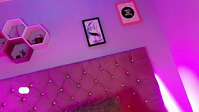 Ashlycuute online show from 12/08/24, 01:46