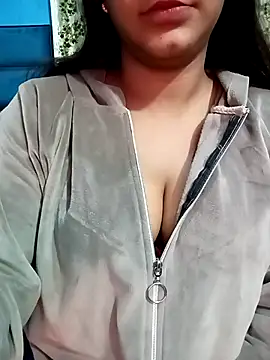 Snapshot of Gulabo-jaan chatting on 03/07/25, 10:13 Gulabo-jaan online show from 03/07/25, 10:13