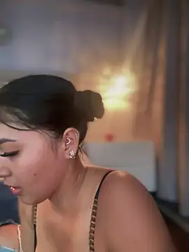 Snapshot of MarianaBenz chatting on 03/11/25, 09:04 MarianaBenz online show from 03/11/25, 09:04