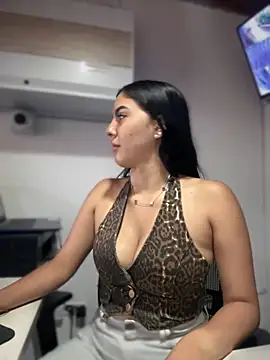 Snapshot of MarianaBenz chatting on 09/23/25, 11:35 MarianaBenz online show from 09/23/25, 11:35