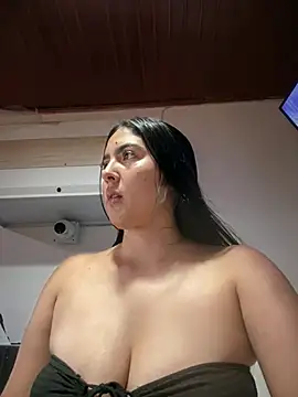 Snapshot of MarianaBenz chatting on 02/07/26, 12:14 MarianaBenz online show from 02/07/26, 12:14