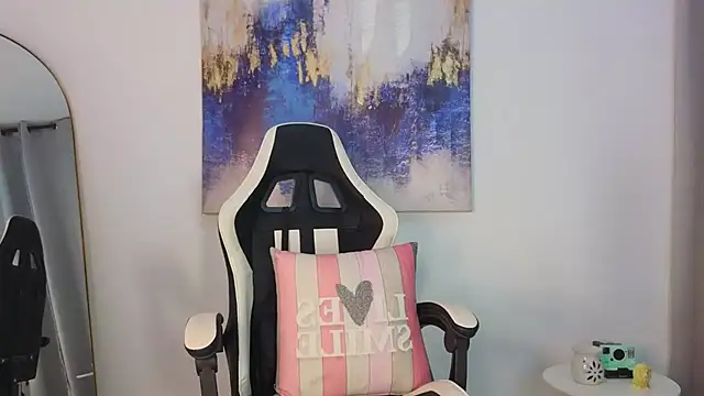 KristennBlue online show from 11/23/25, 10:04