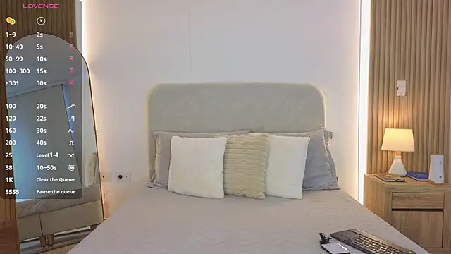 Snapshot of KristennBlue chatting on 05/13/26, 03:42 KristennBlue online show from 05/13/26, 03:42