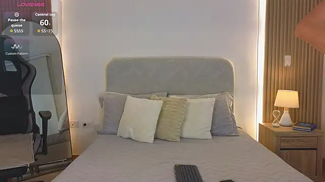 Snapshot of KristennBlue chatting on 05/20/26, 05:08 KristennBlue online show from 05/20/26, 05:08